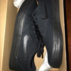 Nike SB Black Skate Shoes Size: 7.5